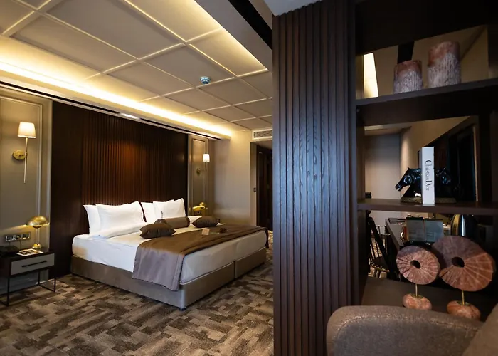Tonight Hotel Port
